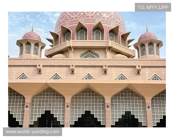 马来西亚吉隆坡云顶旅游指南，详细介绍云顶的必玩景点和最佳旅游季节推荐